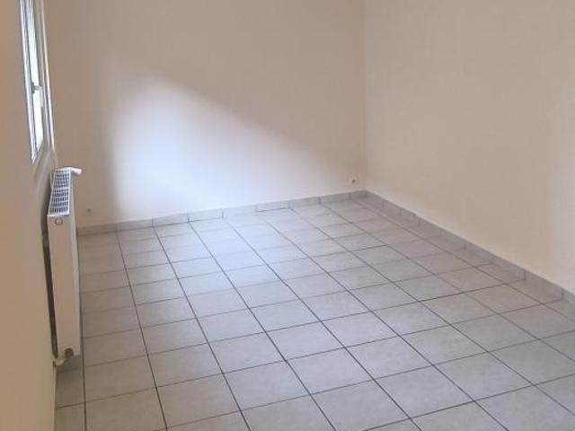 Appartement à louer à Thourotte, Hauts de France, €
