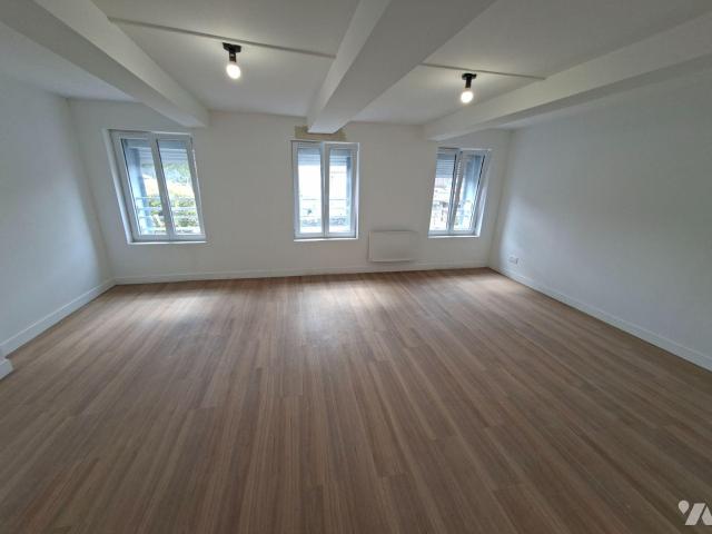 Appartement à louer à Trélon, Hauts de France, €