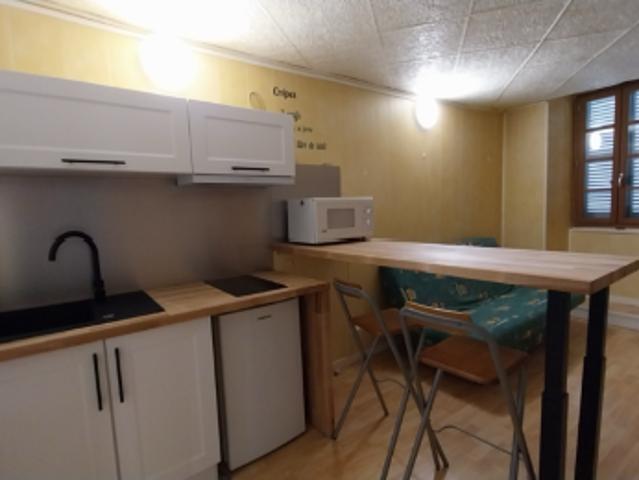 Appartement à louer à Tulle, 1 chambre, 20m², situé au 1er étage