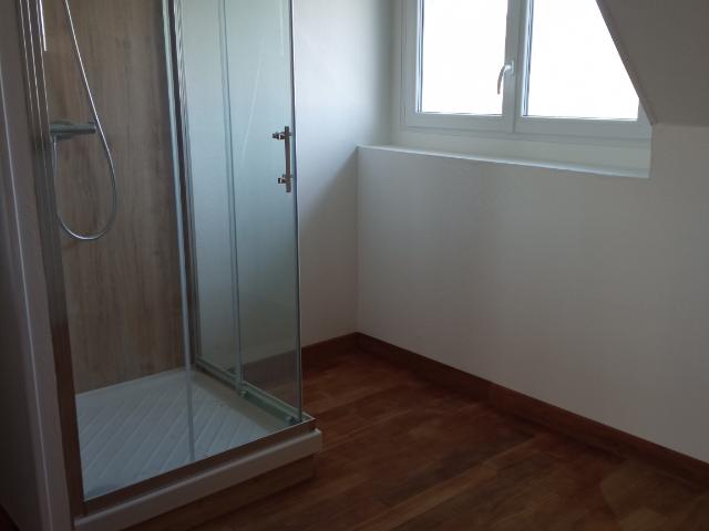 Appartement à louer à Ully Saint Georges, Hauts de France, €