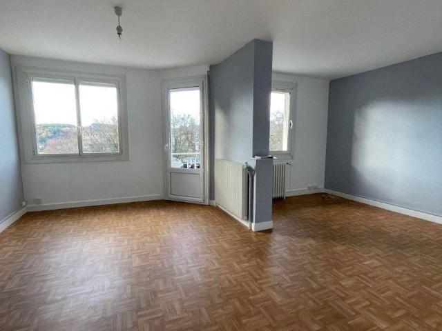 Appartement à louer à Ussel 19200