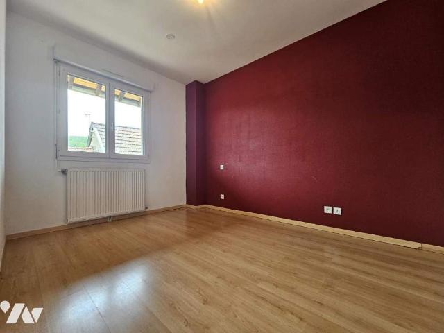Appartement à louer à Viré, Bourgogne Franche Comté, €