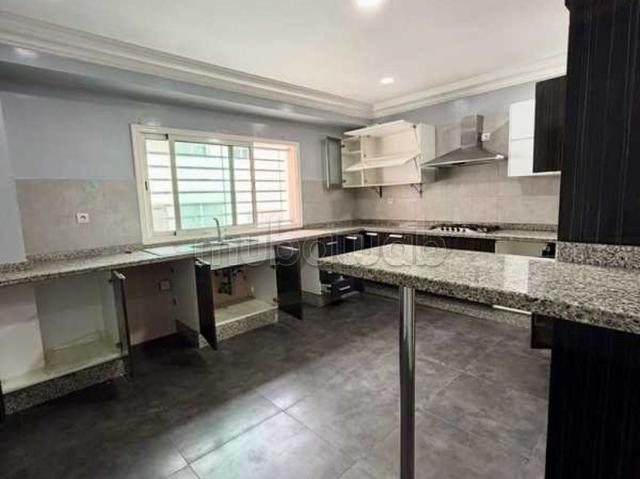 Appartement à Louer de 176.0 m² à Casablanca, Val Fleuri