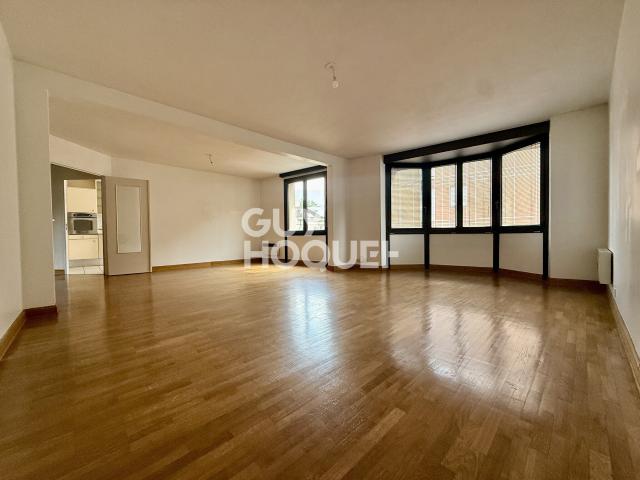 Appartement à louer de 5 pièces de 142 m² avec garage double
