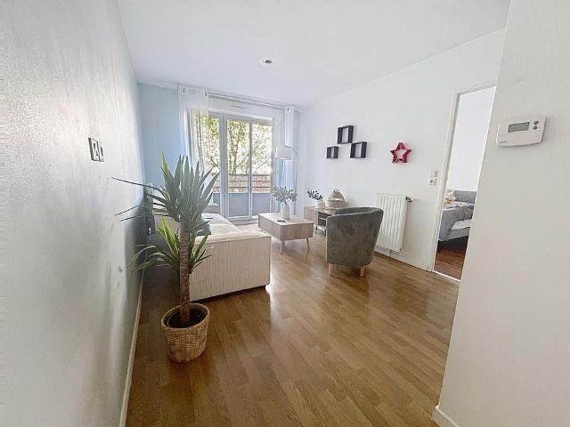 Appartement À Louer F2 meublé + parking + chauffage compris dans les charges