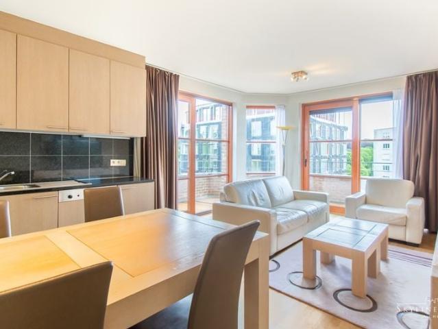 Appartement à louer pour 1200 euro avec 1 chambres à coucher