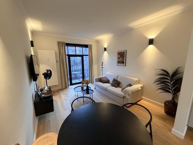 Appartement à louer pour 1350 euro avec 1 chambres à coucher