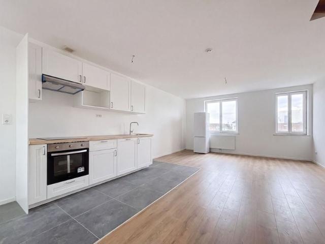 Appartement à louer pour 1350 euro avec 2 chambres à coucher