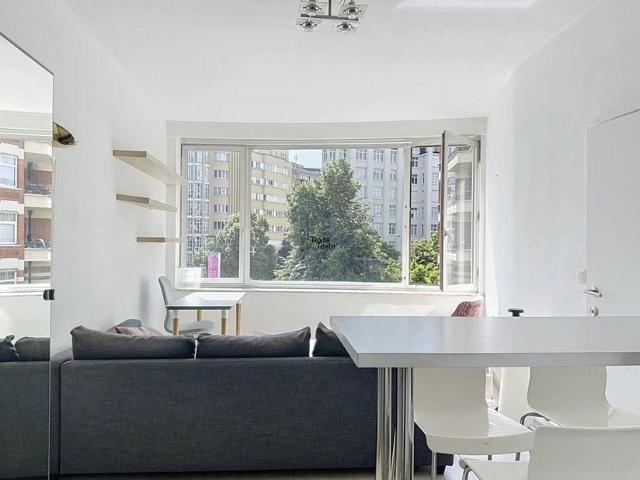 Appartement à louer pour 1300 euro avec 1 chambres à coucher