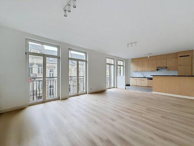 Appartement à louer pour 1400 euro avec 2 chambres à coucher