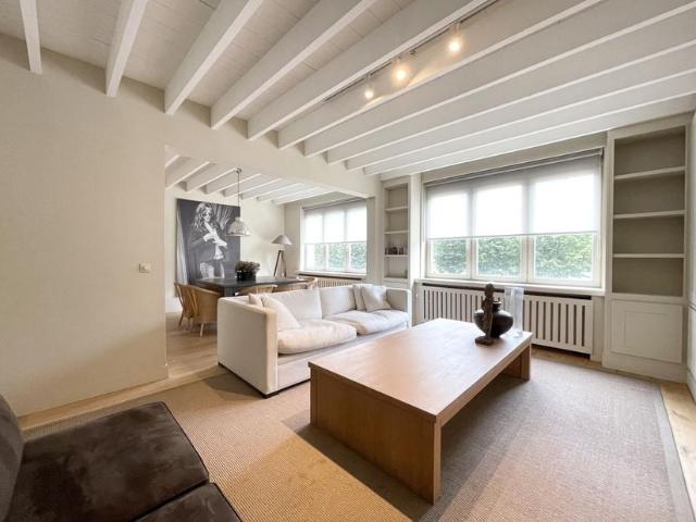 Appartement à louer pour 1700 euro avec 1 chambres à coucher