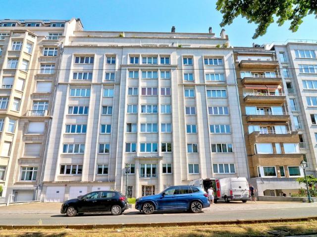 Appartement à louer pour 2000 euro avec 3 chambres à coucher