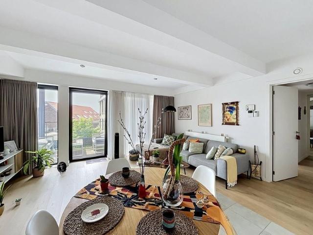Appartement à louer pour 2000 euro avec 2 chambres à coucher