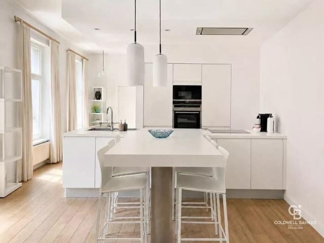 Appartement à louer pour 2000 euro avec 2 chambres à coucher