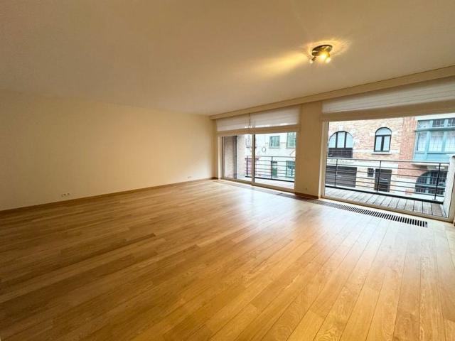Appartement à louer pour 2280 euro avec 3 chambres à coucher