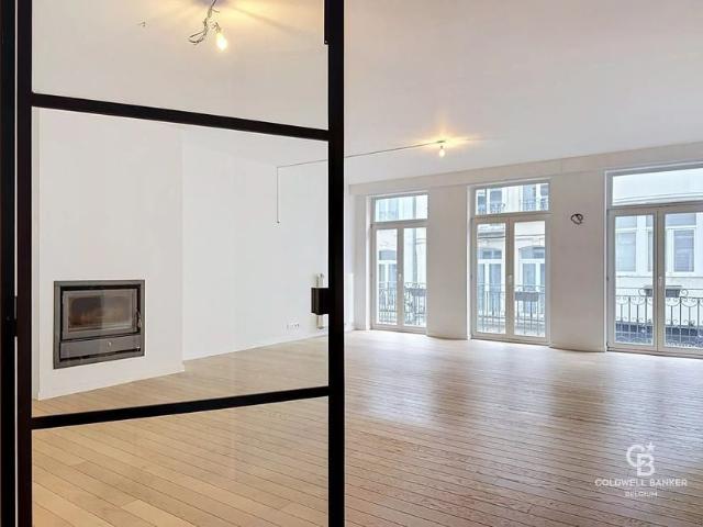 Appartement à louer pour 2350 euro avec 2 chambres à coucher