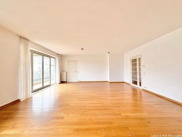 Appartement à louer pour 2350 euro avec 3 chambres à coucher