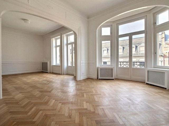 Appartement à louer pour 3350 euro avec 3 chambres à coucher