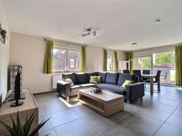Appartement à louer pour 850 euro avec 2 chambres à coucher