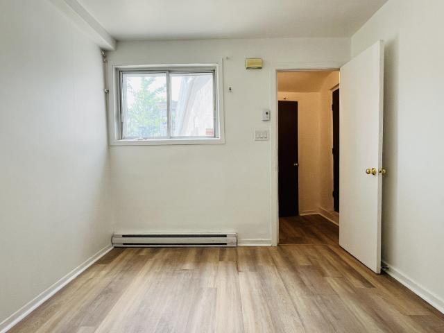 Appartement à Louer rue de Nice, Saint Léonard Montréal 13 photos | Logis Québec