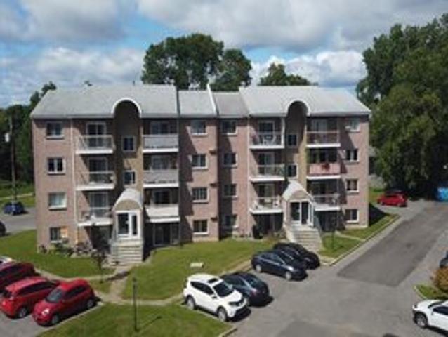 Appartement à Louer Rue du Rhin Québec, Les Rivières Québec 7 photos | Logis Québec