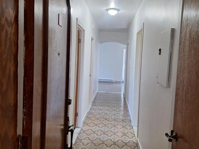 Appartement à Louer Rue Jean Talon Est, Saint Léonard Montréal 11 photos | Logis Québec