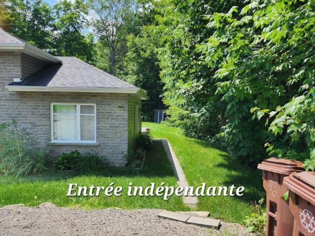 Appartement à Louer rue Nadeau, Sainte Sophie 10 photos | Logis Québec