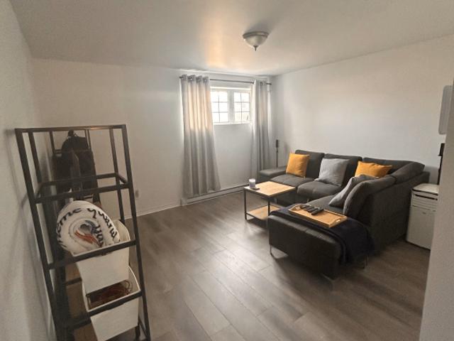 Appartement à Louer Rue saint étienne, Mascouche 5 photos | Logis Québec