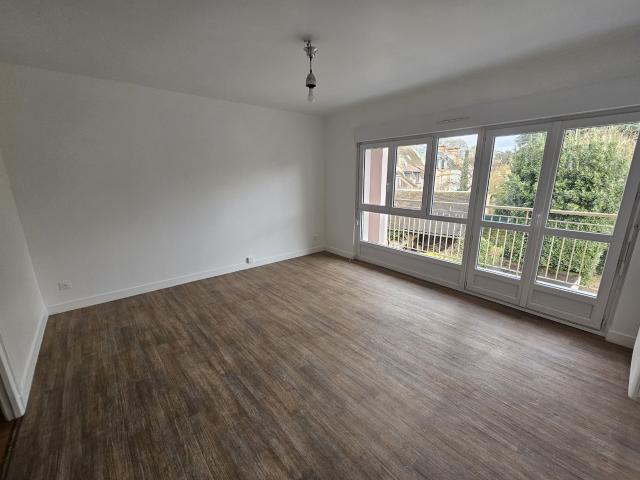 APPARTEMENT A LOUER SUR LIMOURS DE TYPE F2 1CH