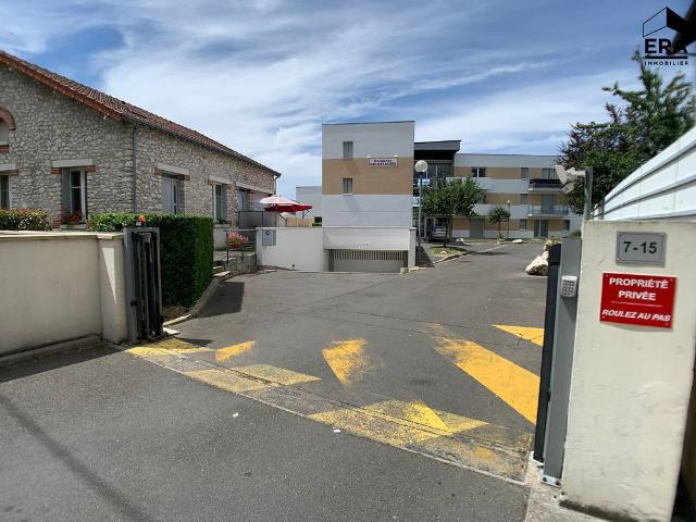 APPARTEMENT A LOUER T2 BLOIS RÉSIDENTIEL, RÉNOVATION COMPLÈTE, BALCON ET PARKING PRIVE