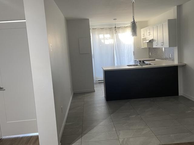 Appartement à Louer Tellier, Montréal Est 15 photos | Logis Québec
