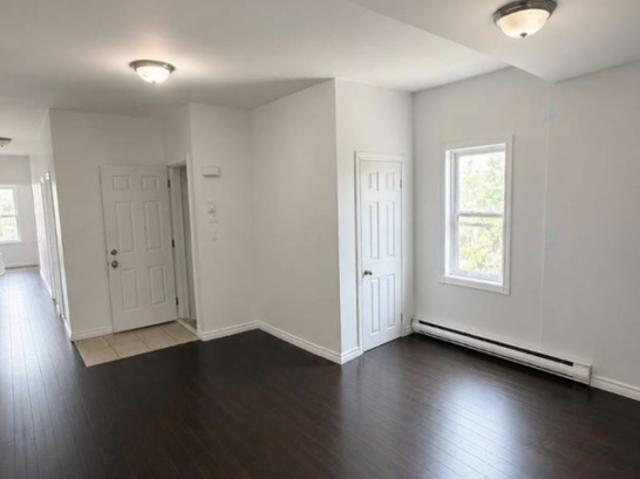 Appartement à Louer 1405 avenue Aird, Mercier/Hochelaga Maisonneuve Montréal 10 photos | Logis Québec