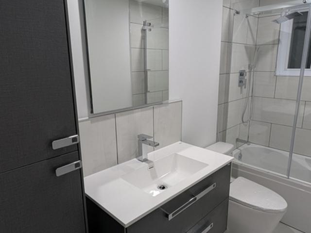 Appartement à Louer 141 Frontenac, Saint Hubert Longueuil 8 photos | Logis Québec