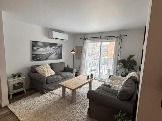 Appartement à Louer 1565 rue des Grands Monts, Mont Bellevue Sherbrooke 15 photos | Logis Québec