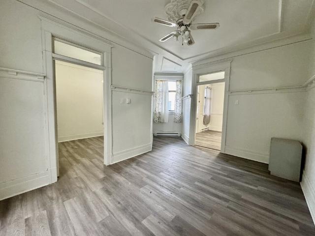 Appartement à Louer 1574 Rue Montcalm, Villeray/Saint Michel/Parc Extension Montréal 15 photos | Logis Québec