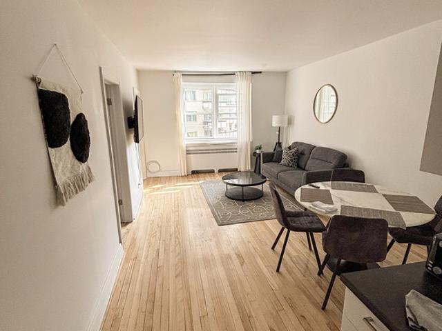 Appartement à Louer 1575 Summerhill Ave, Ville Marie Centre Ville, Vieux Montréal 12 photos | Logis Québec