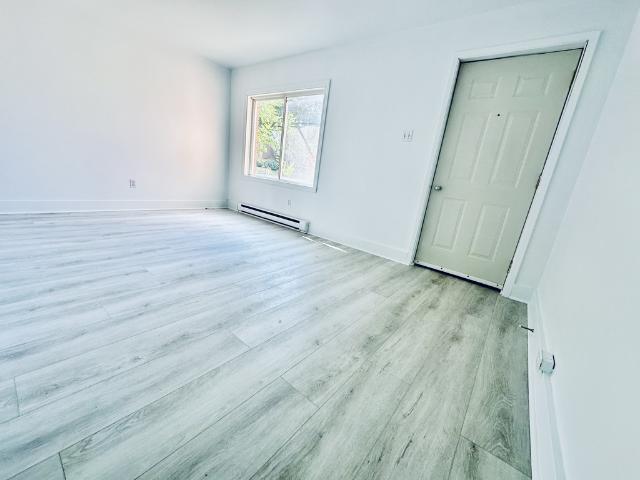 Appartement à Louer 15 Greenfield, Greenfield Park Longueuil 8 photos | Logis Québec