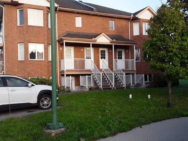 Appartement à Louer 15 Rue De L'Astre, Aylmer Gatineau 7 photos | Logis Québec