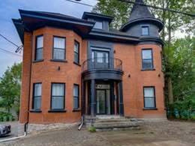 Appartement à Louer 160 RUE BALL, Mont Bellevue Sherbrooke 16 photos | Logis Québec