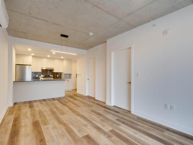 Appartement à Louer 1620 Côte Vertu, Saint Laurent Montréal 15 photos | Logis Québec