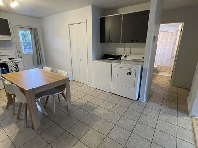 Appartement à Louer 1635 Rue LaRocque, Sherbrooke, QC, Mont Bellevue Sherbrooke 11 photos | Logis Québec