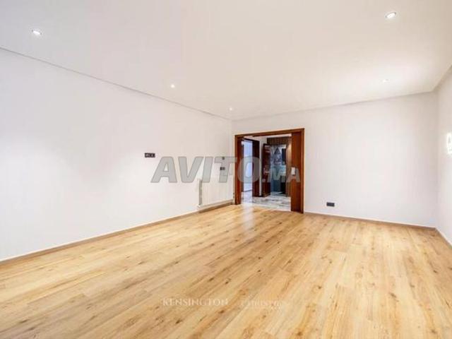 Appartement à louer 165 m² à Rabat