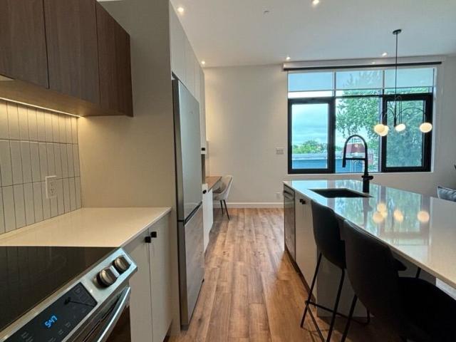 Appartement à Louer 173 Rue Brock Drummondville J2C 1M2, Drummondville 9 photos | Logis Québec