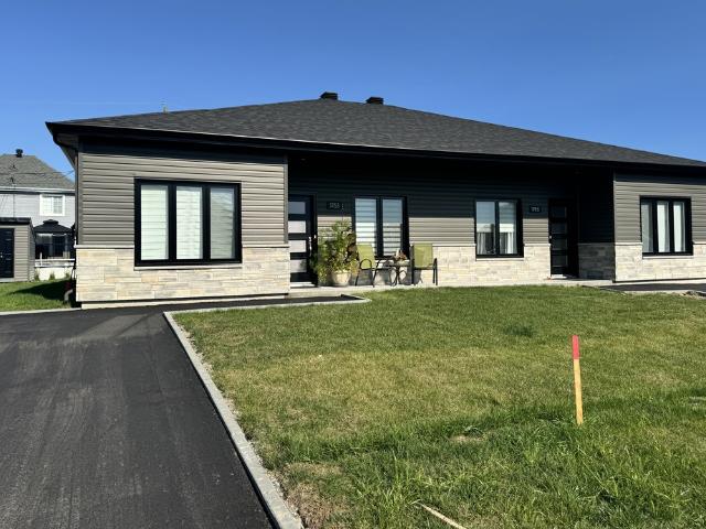 Appartement à Louer 1745 Rue Haziel, Chicoutimi Saguenay 10 photos | Logis Québec