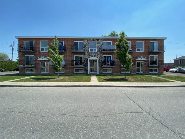 Appartement à Louer 189 193 197 Rue Desjardins, Granby 1 photos | Logis Québec