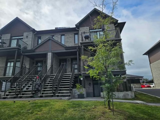 Appartement à Louer 192 Boulevard D'Amsterdam, Aylmer Gatineau 11 photos | Logis Québec