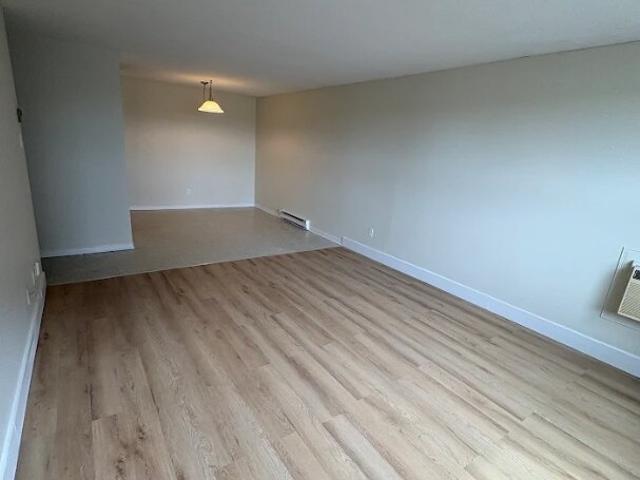 Appartement à Louer 10 Rue Radisson Gatineau J8Z 1T9, Hull Gatineau 10 photos | Logis Québec