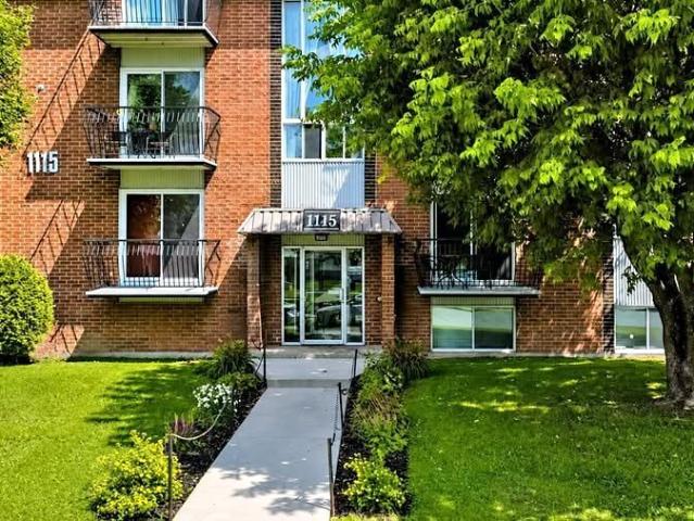Appartement à Louer 1115 Rue des Jardins Fleuris, Fleurimont Sherbrooke 9 photos | Logis Québec