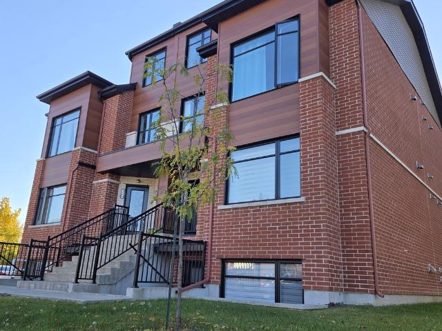 Appartement à Louer 1140 du Grand Pic, Sainte Rose Laval 16 photos | Logis Québec