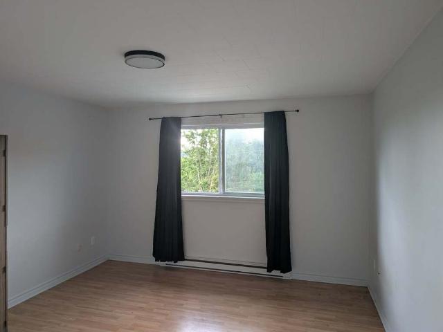 Appartement à Louer 122 rue de carillon, Les Nations Sherbrooke 7 photos | Logis Québec